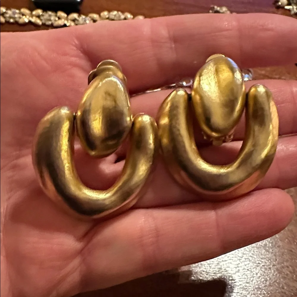 Vintage Chunky Door Knocker Clip on Earrings - Picture 5 of 5